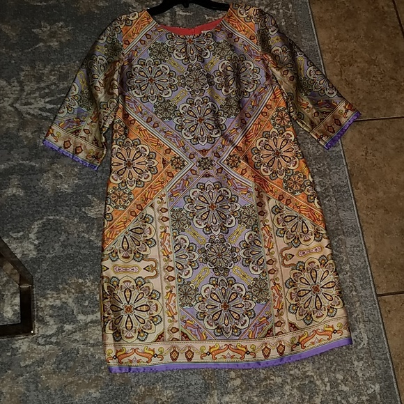 A line print dress - Picture 1 of 3